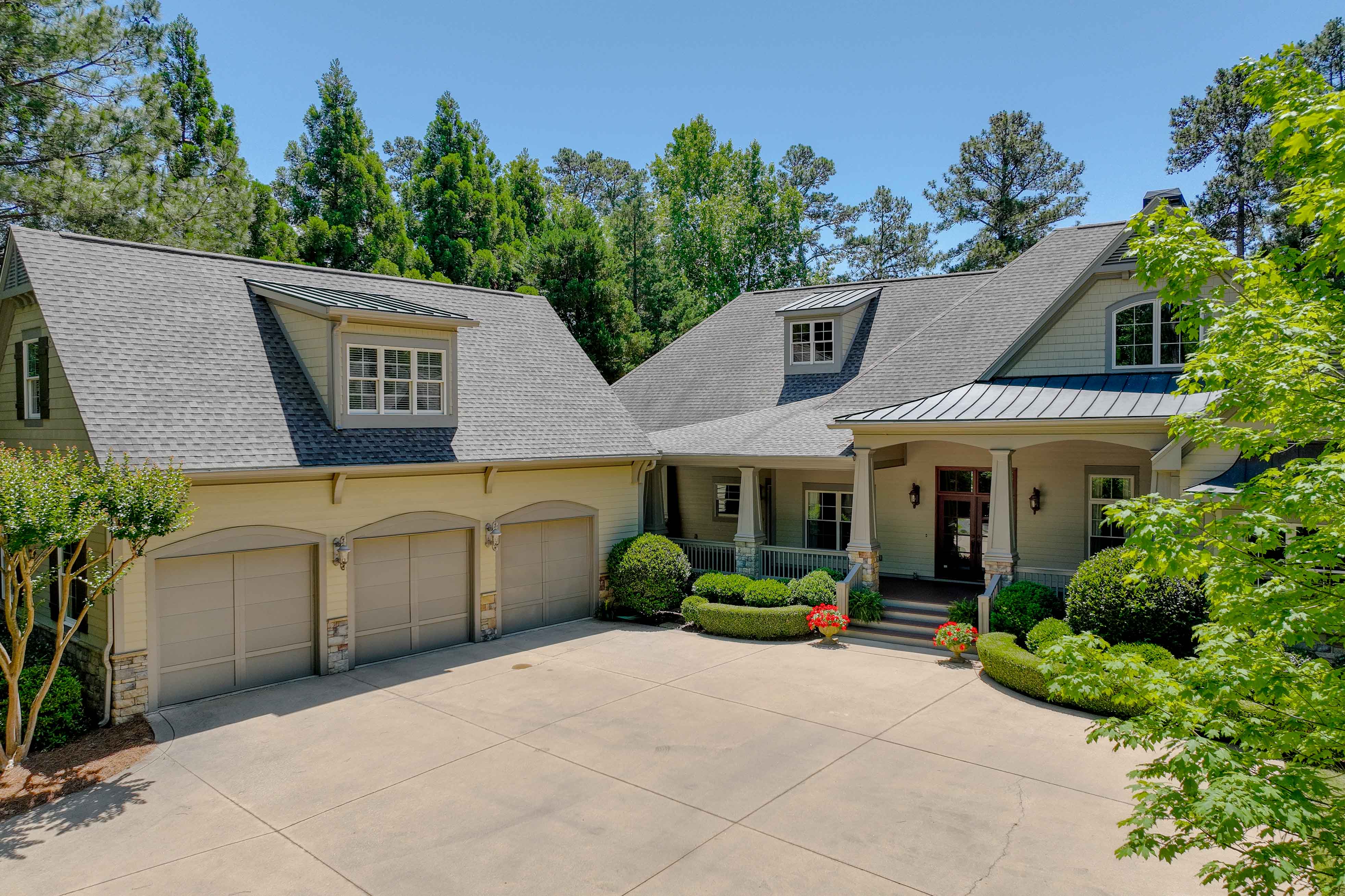 1030 Alanson Court image 1